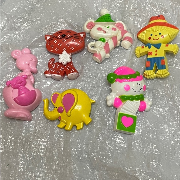 Avon Group Of 6 Vintage Children's Pins. Colorful Animal and Character Pins. - Picture 2 of 3